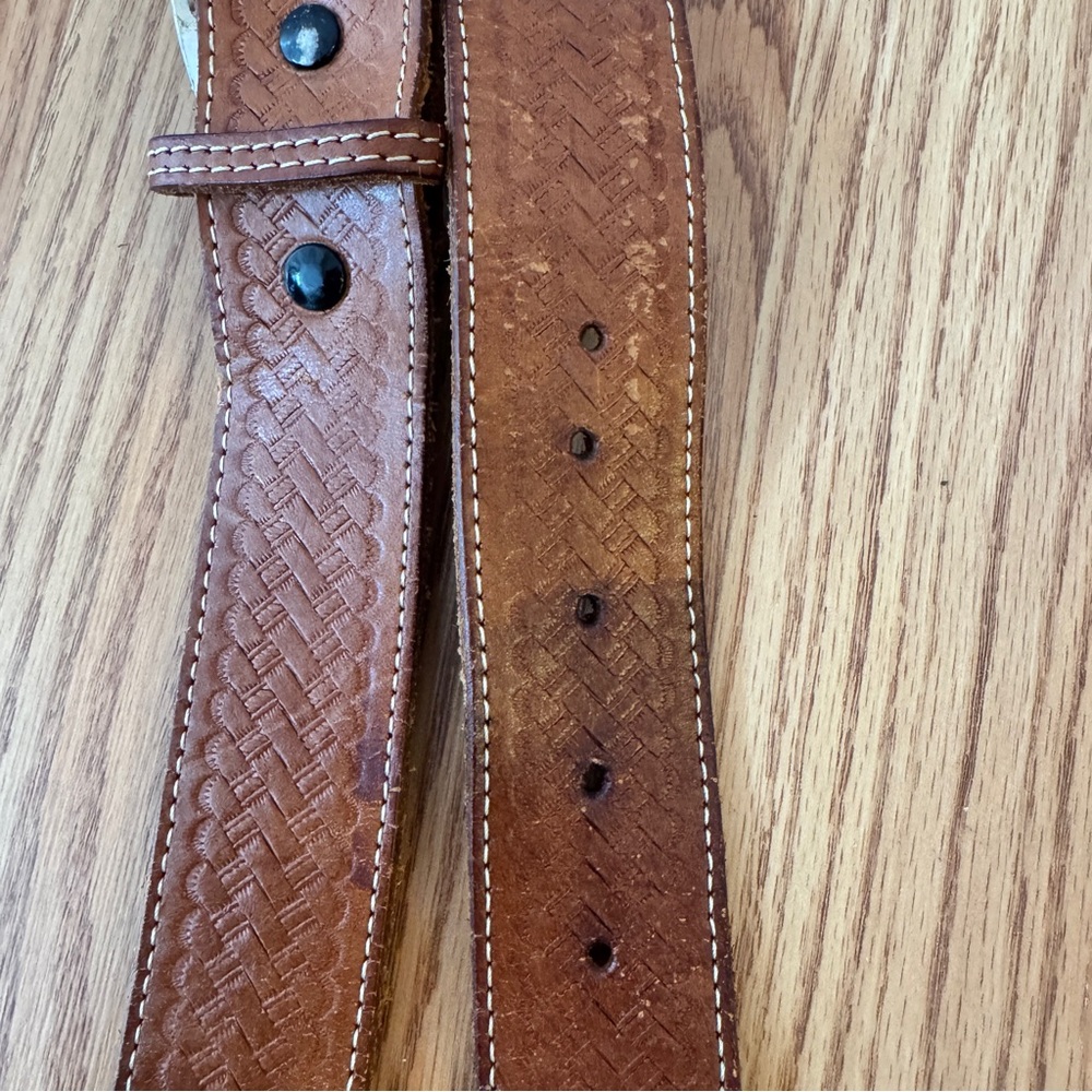 Vintage Montana Silversmith Initial Letter F Silver and Gold Buckle Leather Belt - Picture 5 of 6